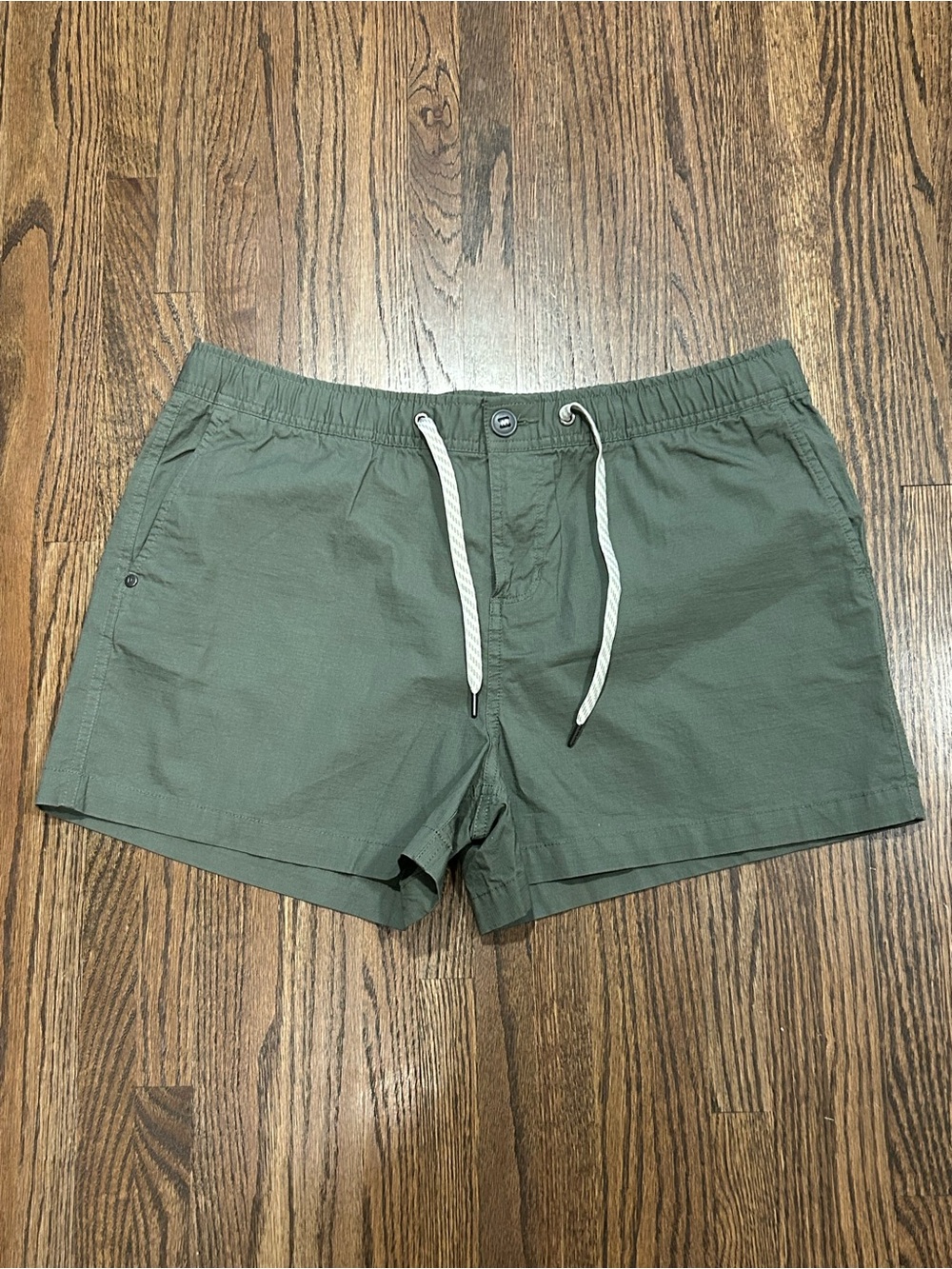 Vuori Women’s XL Olive Green Ripstop Utility Shorts Drawstring Organic Cotton
